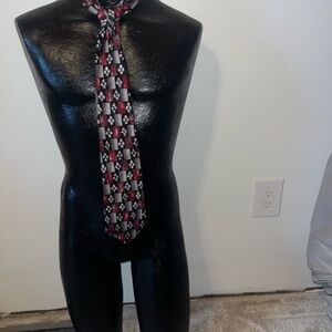 Requirements Multicolor Geometric Tie